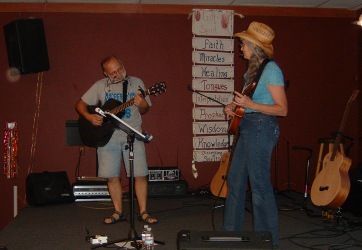 Paul & Cece at the Upper Room Coffeehouse Sheboygan Wi Aug 5th 2006